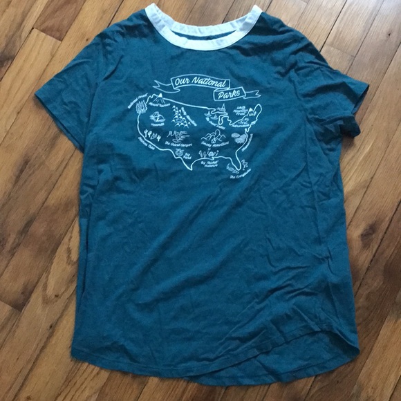 Four assorted tee shirts size small - Picture 4 of 4